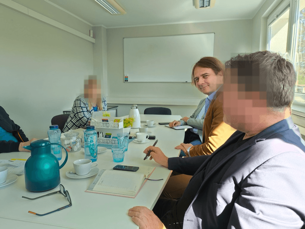 Nahaufnahme Gesprächsrunde